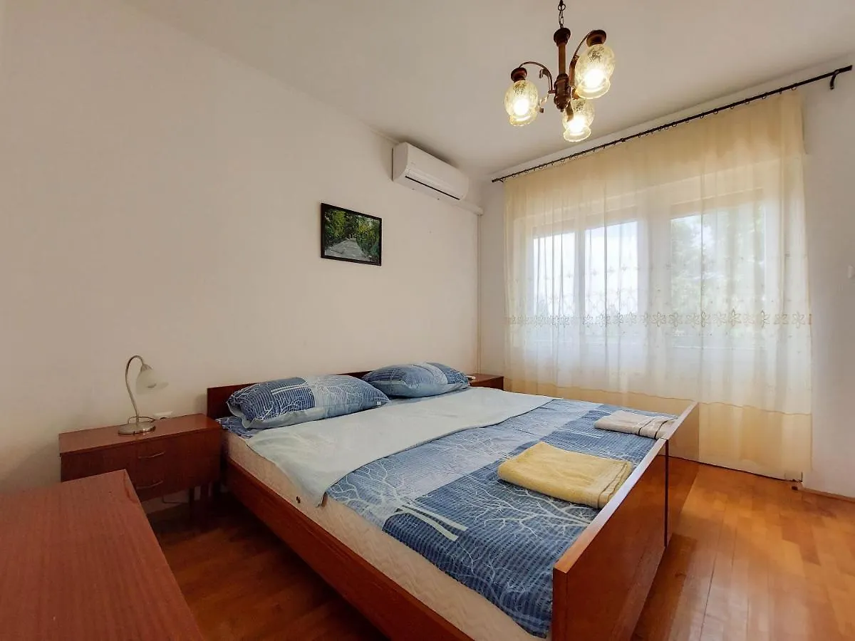 Apartment Viktor Crikvenica 0*,