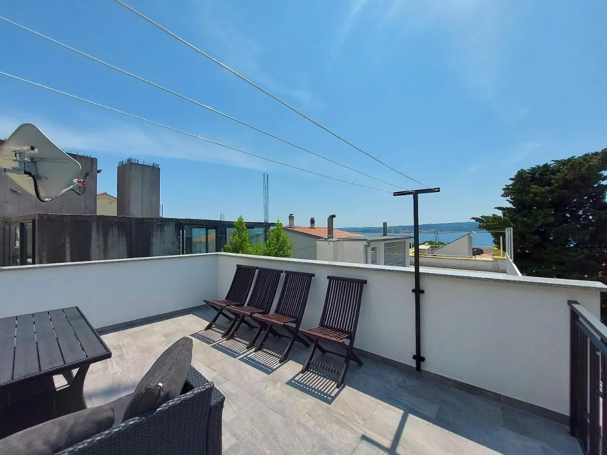 Apartment Viktor Crikvenica