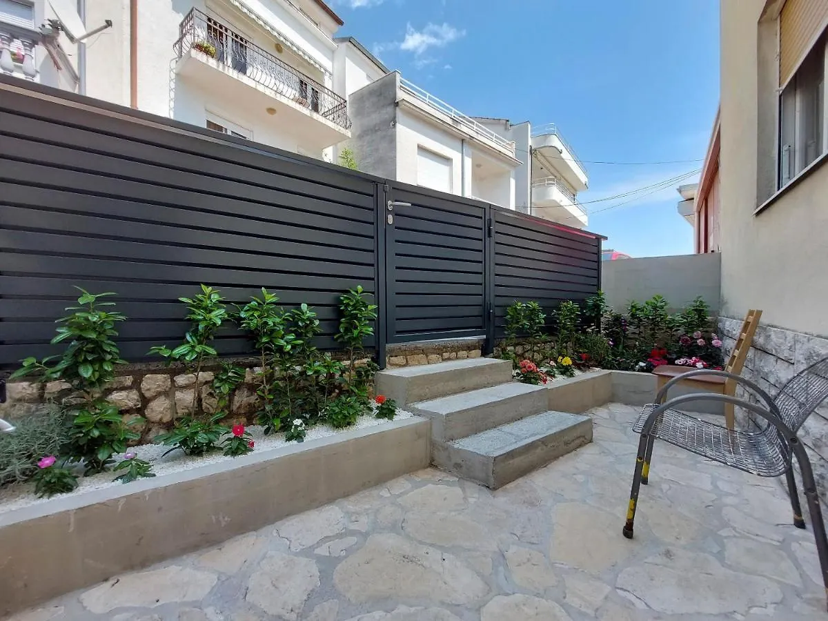 Apartment Viktor Crikvenica 0*,  Croatia