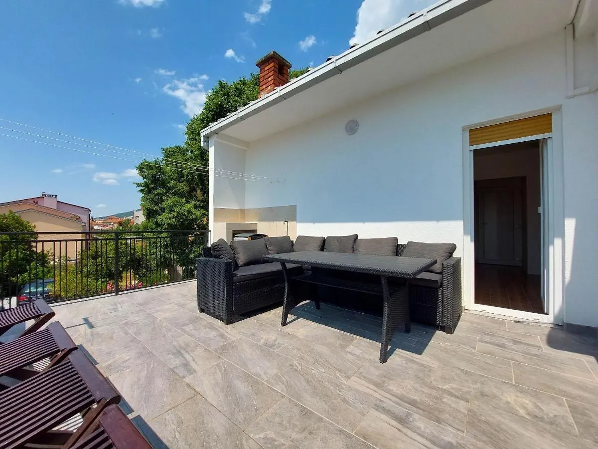 Apartment Viktor Crikvenica 0*,