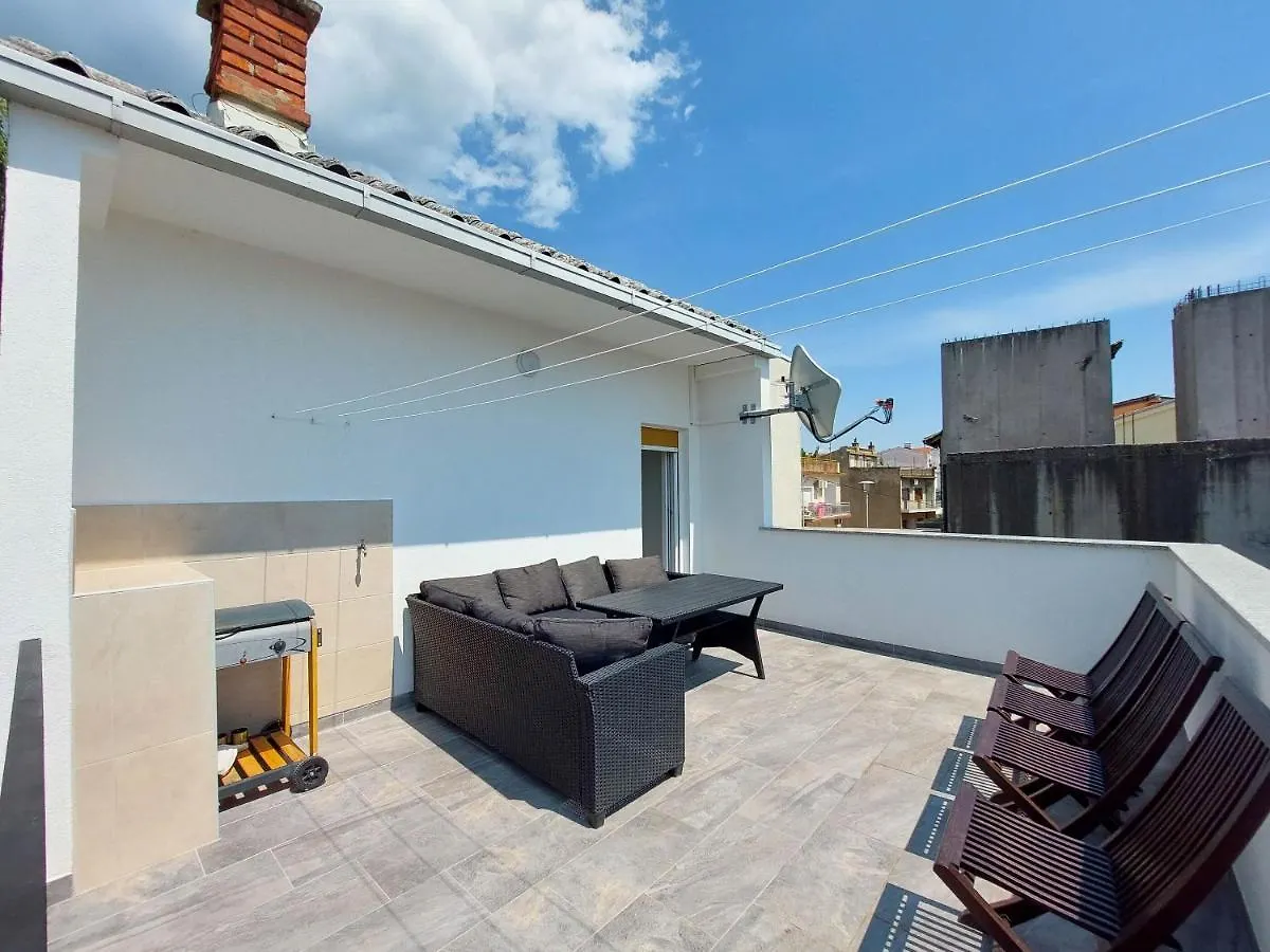 Apartment Viktor Crikvenica 0*,  Croatia