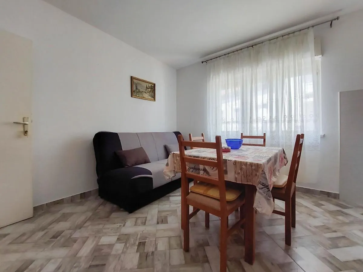 Apartment Viktor Crikvenica