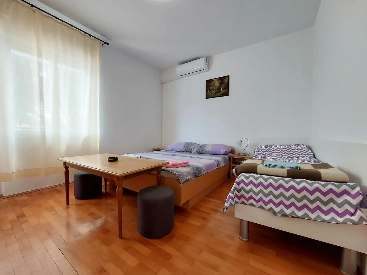 Apartment Viktor Crikvenica