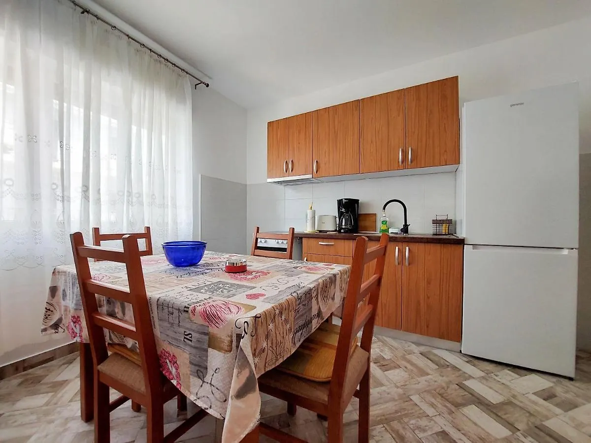 Apartment Viktor Crikvenica